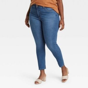 NWT AVA & VIV MEDIUM WASH SKINNY JEANS SIZE 26W